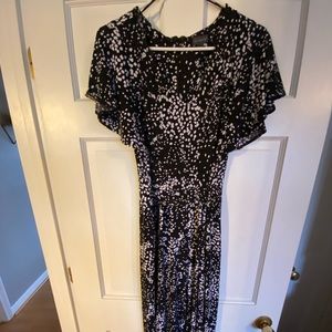 Limited black and white jumper. Super comfortable and flattering